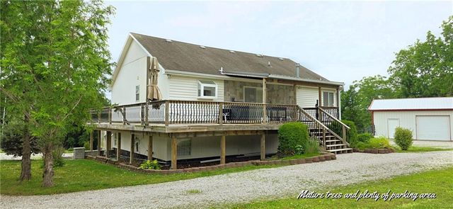 26577 Sweetberry Drive, Warsaw, MO 65355