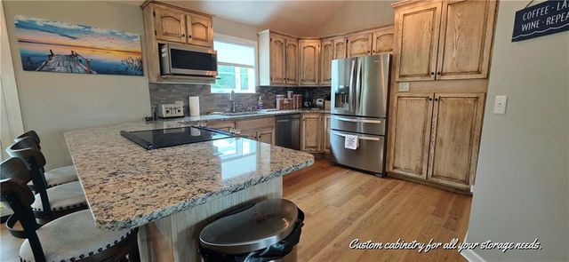 26577 Sweetberry Drive, Warsaw, MO 65355