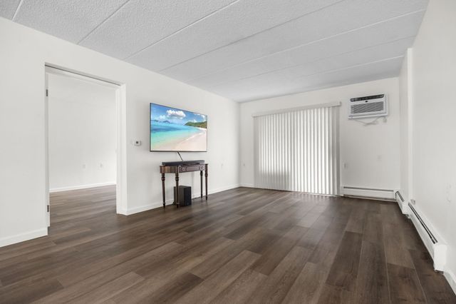 180 Green Street 411, Melrose, MA 02176