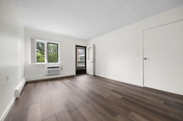 180 Green Street 411, Melrose, MA 02176