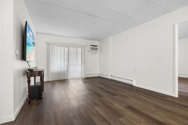 180 Green Street 411, Melrose, MA 02176