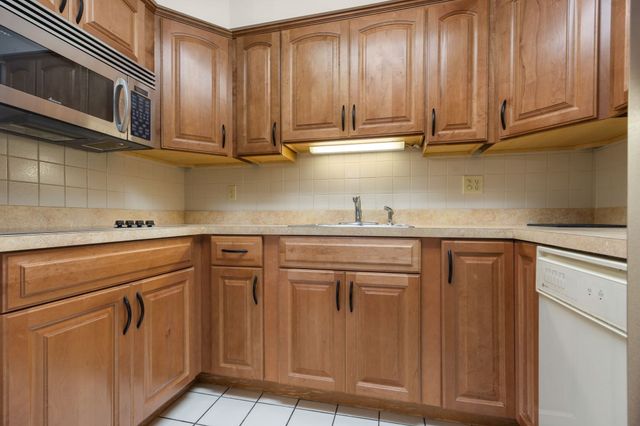 180 Green Street 411, Melrose, MA 02176