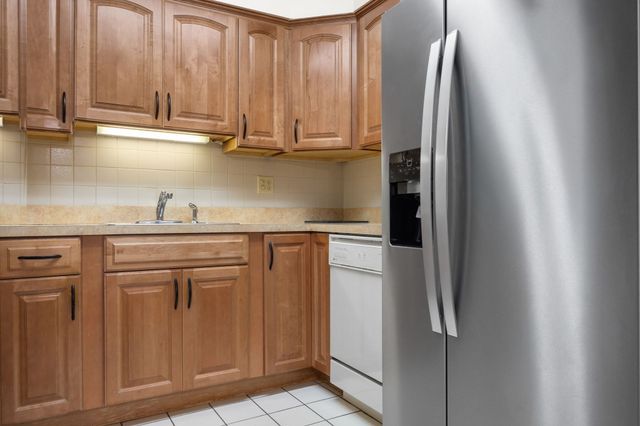 180 Green Street 411, Melrose, MA 02176