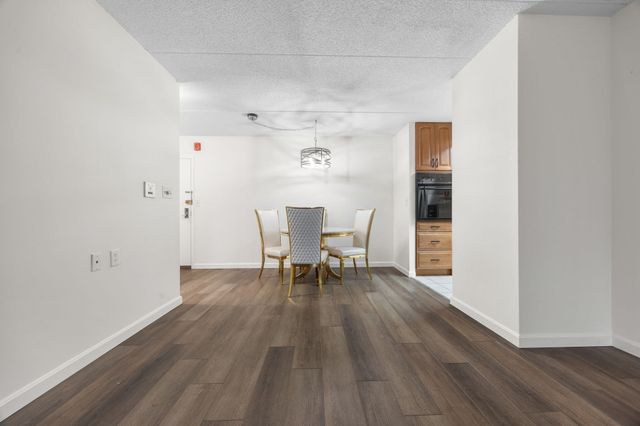 180 Green Street 411, Melrose, MA 02176