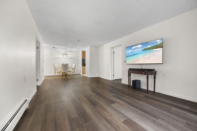 180 Green Street 411, Melrose, MA 02176