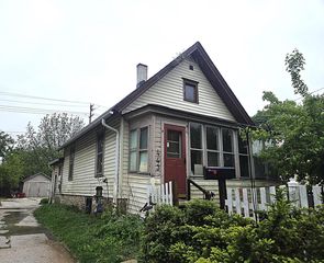 443 Dunbar AVENUE, Waukesha, WI 53186