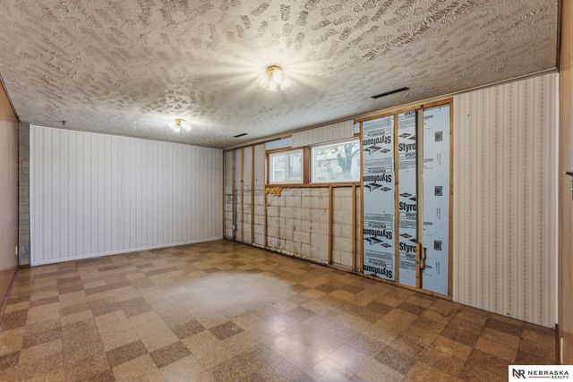 4729 S 79th Street, Ralston, NE 68127
