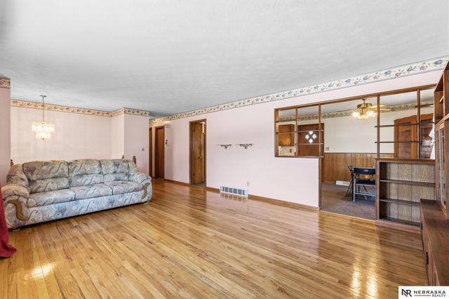 4729 S 79th Street, Ralston, NE 68127