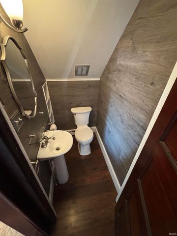 102 S VAN BUREN Street, Monroe, IN 46772