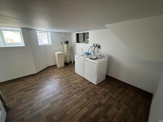 102 S VAN BUREN Street, Monroe, IN 46772