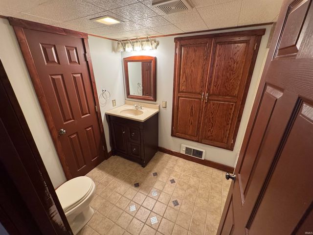 102 S VAN BUREN Street, Monroe, IN 46772