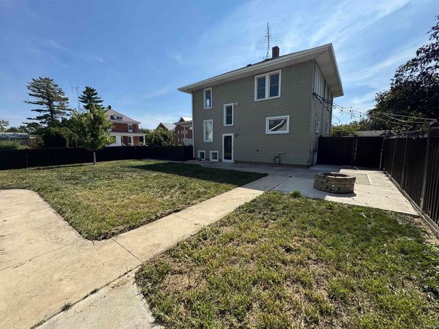 102 S VAN BUREN Street, Monroe, IN 46772