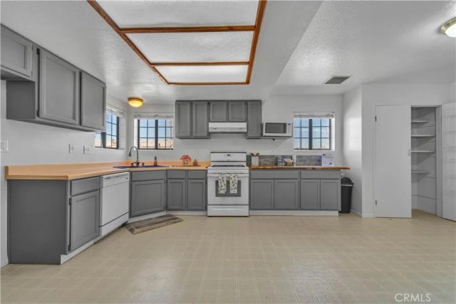3721 Stetson Avenue, Rosamond, CA 93560