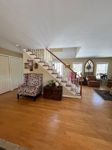 3 Dogwood Cir, Haverhill, MA 01832