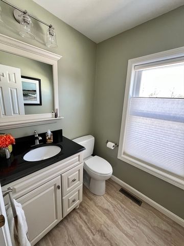 3 Dogwood Cir, Haverhill, MA 01832