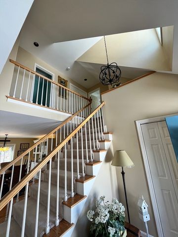 3 Dogwood Cir, Haverhill, MA 01832