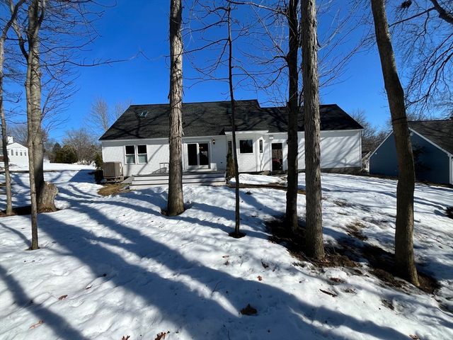 3 Dogwood Cir, Haverhill, MA 01832