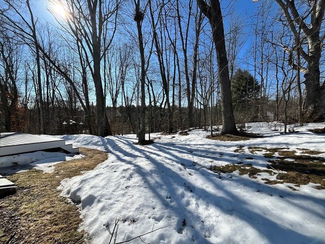 3 Dogwood Cir, Haverhill, MA 01832