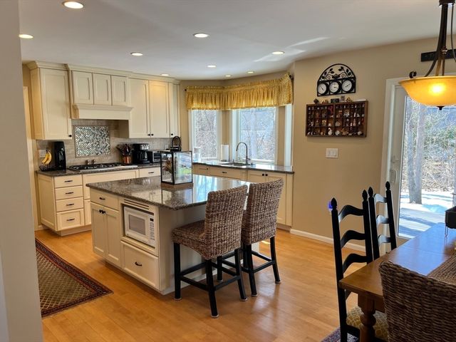 3 Dogwood Cir, Haverhill, MA 01832