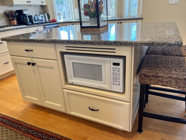 3 Dogwood Cir, Haverhill, MA 01832