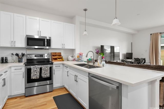 94-1188 Kalahikiola Drive 606, Waipahu, HI 96797