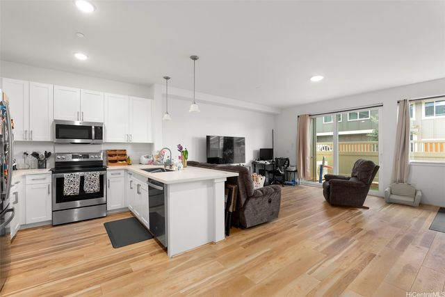 94-1188 Kalahikiola Drive 606, Waipahu, HI 96797