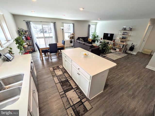 4220 CYPRESS LN, Whitehall, PA 18052