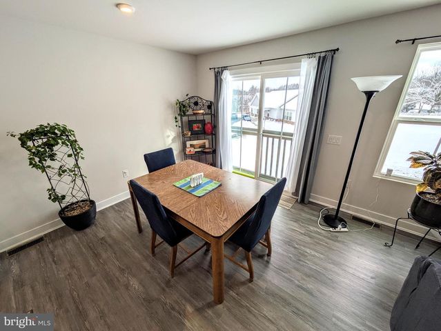 4220 CYPRESS LN, Whitehall, PA 18052