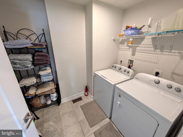 4220 CYPRESS LN, Whitehall, PA 18052