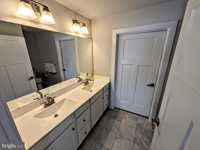 4220 CYPRESS LN, Whitehall, PA 18052