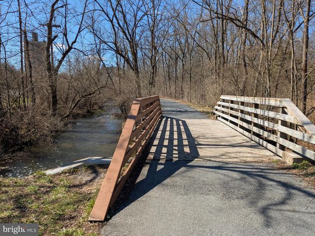 4220 CYPRESS LN, Whitehall, PA 18052