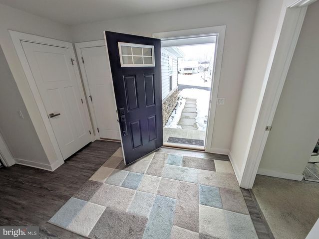 4220 CYPRESS LN, Whitehall, PA 18052