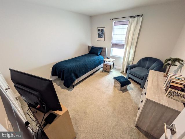 4220 CYPRESS LN, Whitehall, PA 18052