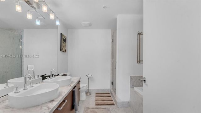 253 NE 2nd St 2902, Miami, FL 33132