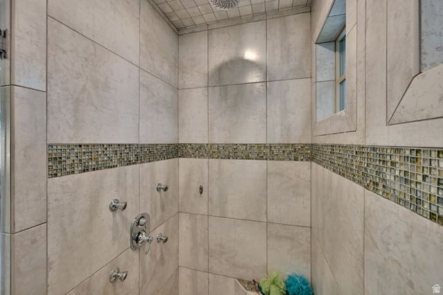 2579 W FARMVIEW LN, South Jordan, UT 84095