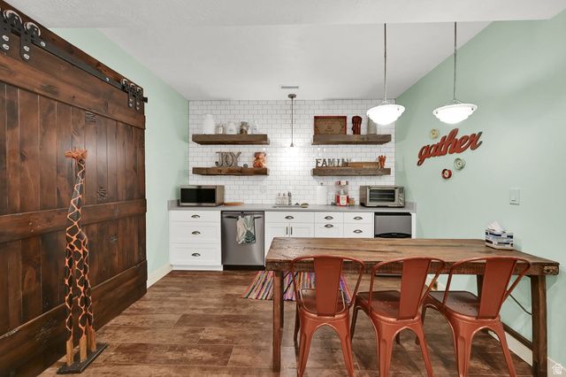 2579 W FARMVIEW LN, South Jordan, UT 84095
