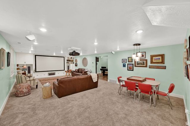 2579 W FARMVIEW LN, South Jordan, UT 84095