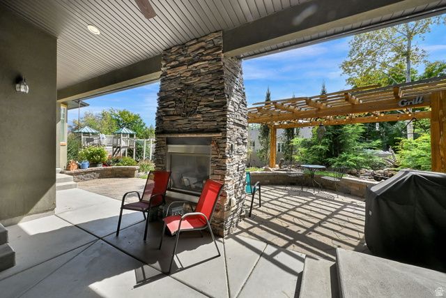 2579 W FARMVIEW LN, South Jordan, UT 84095