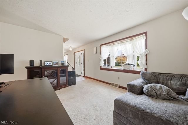 1950 Bridgeview Lane, Conneaut, OH 44030
