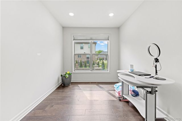 3559 Birchmount Drive, Troy, MI 48083