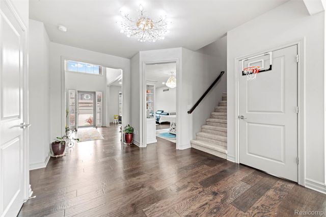 3559 Birchmount Drive, Troy, MI 48083