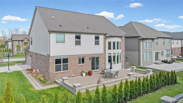 3559 Birchmount Drive, Troy, MI 48083