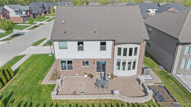 3559 Birchmount Drive, Troy, MI 48083