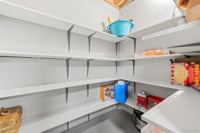 3559 Birchmount Drive, Troy, MI 48083