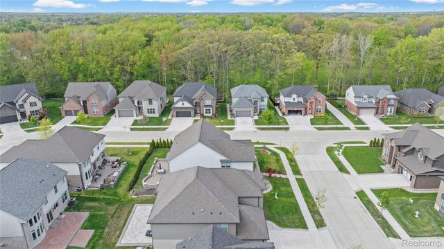 3559 Birchmount Drive, Troy, MI 48083