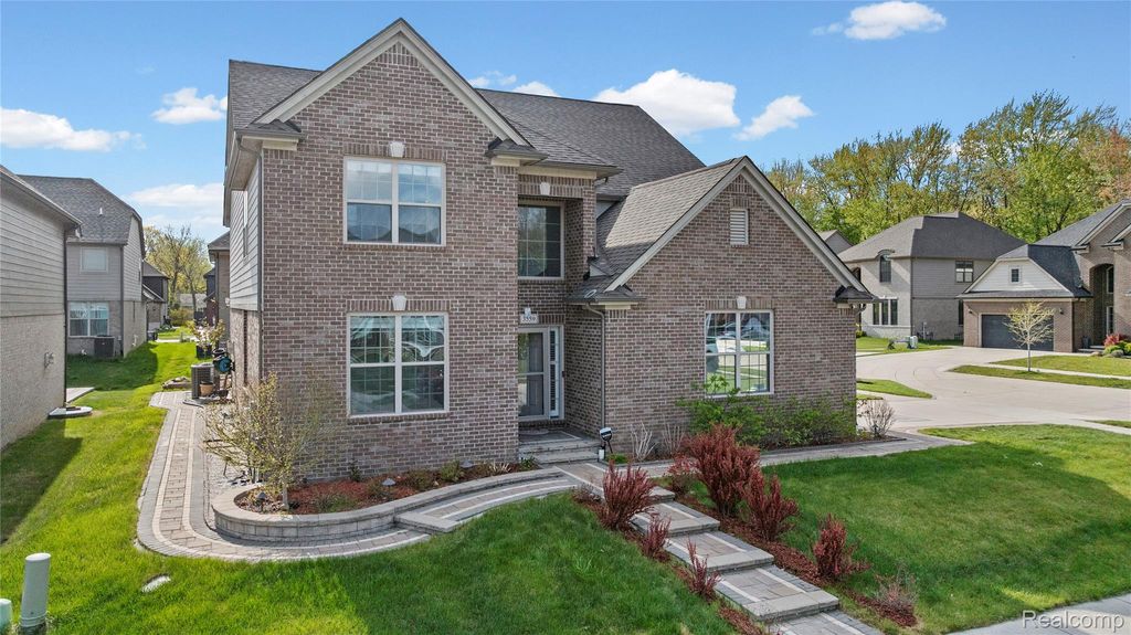 3559 Birchmount Drive, Troy, MI 48083