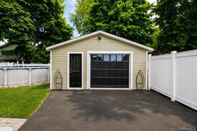 10 Kwiecinski Street, West Haverstraw, NY 10993
