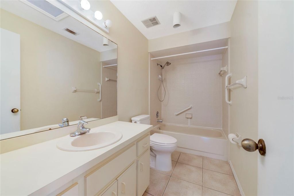 Image 10 of property listing at 1448 E BROOKSHIRE COURT, Winter Park, FL 32792