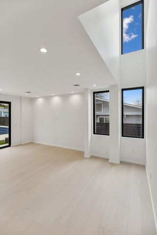3007 Locke LN, Austin, TX 78704