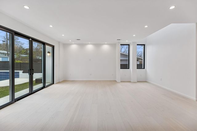 3007 Locke LN, Austin, TX 78704